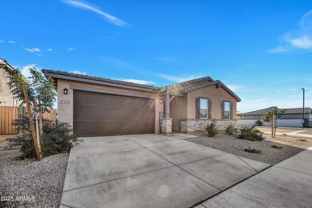 17689 W MADISON Street, Goodyear, AZ 85338