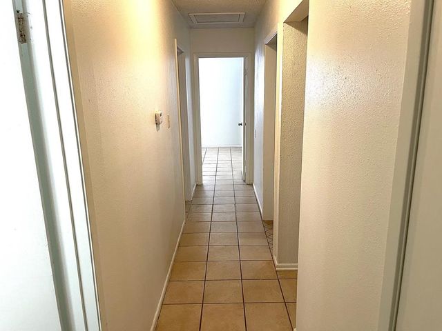 1403 Kingfisher Dr, Beeville, TX 78102