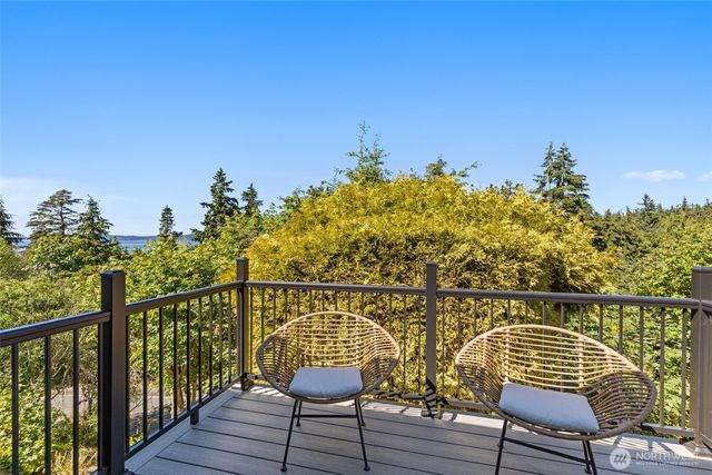 9100 Olympic View Drive, Edmonds, WA 98026