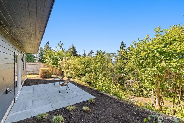 9100 Olympic View Drive, Edmonds, WA 98026