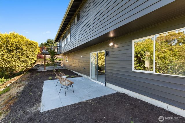 9100 Olympic View Drive, Edmonds, WA 98026