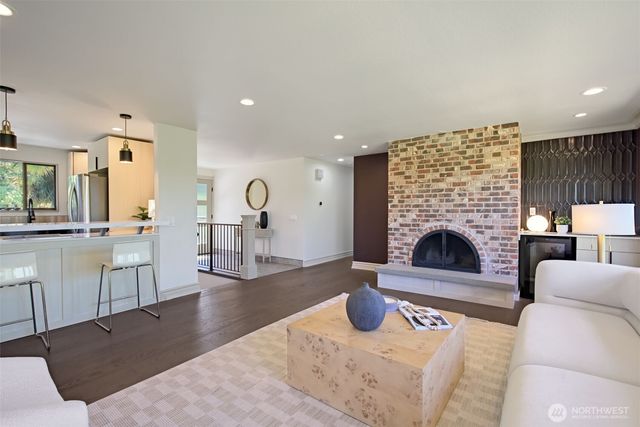 9100 Olympic View Drive, Edmonds, WA 98026
