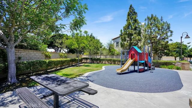 2519 Cornerstone Lane, Costa Mesa, CA 92626