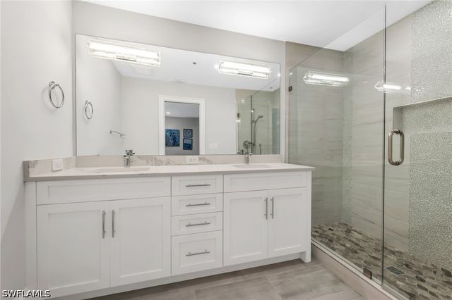 569 PARK SHORE DR G5, Naples, FL 34103