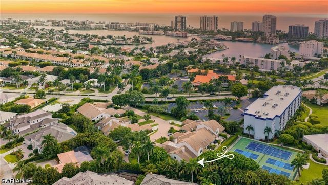 569 PARK SHORE DR G5, Naples, FL 34103