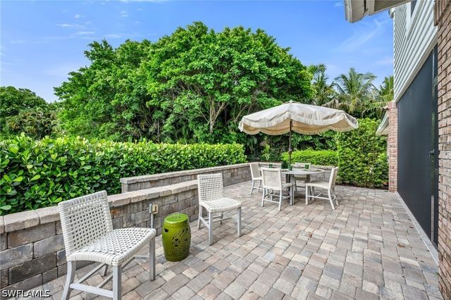 569 PARK SHORE DR G5, Naples, FL 34103