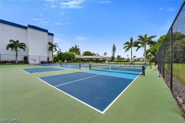 569 PARK SHORE DR G5, Naples, FL 34103
