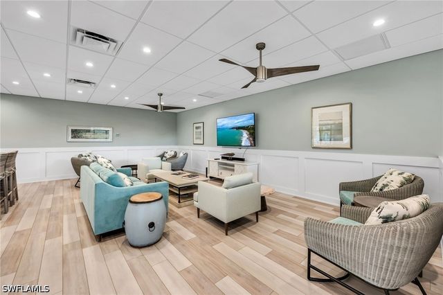 569 PARK SHORE DR G5, Naples, FL 34103