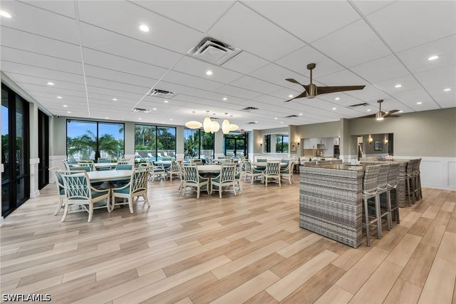 569 PARK SHORE DR G5, Naples, FL 34103