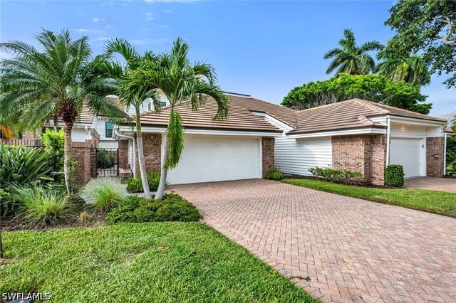 569 PARK SHORE DR G5, Naples, FL 34103
