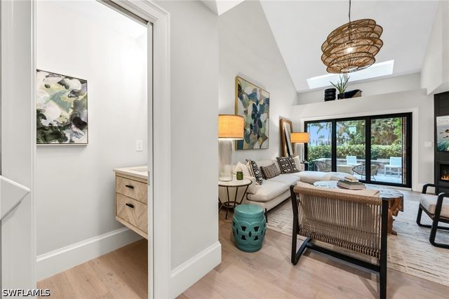 569 PARK SHORE DR G5, Naples, FL 34103