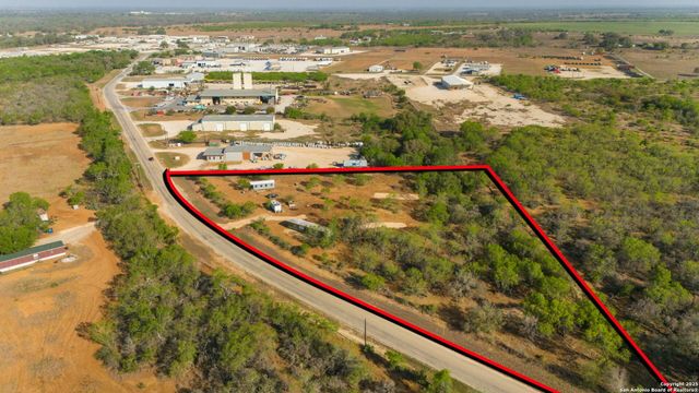 781 Corgey Rd, Pleasanton, TX 78064