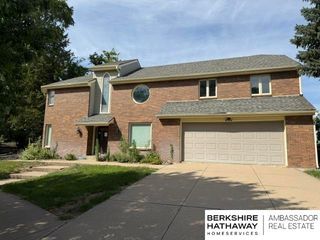 44 Ginger Woods Road, Valley, NE 68064