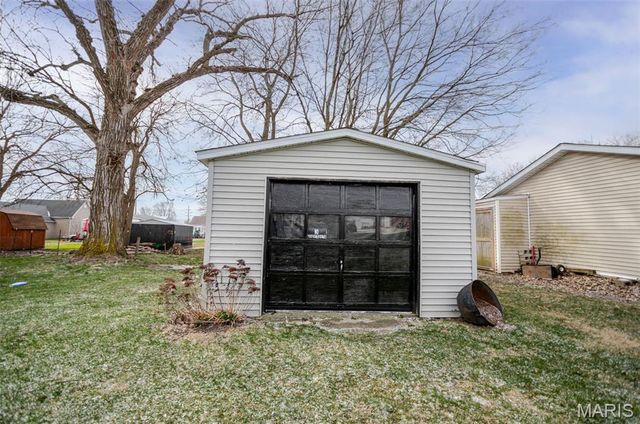 104 Hazel Street, Jerseyville, IL 62052