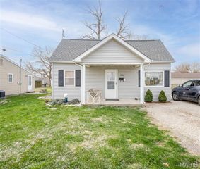 104 Hazel Street, Jerseyville, IL 62052