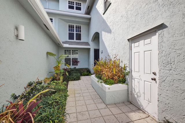 1206 Mainsail Circle, Jupiter, FL 33477