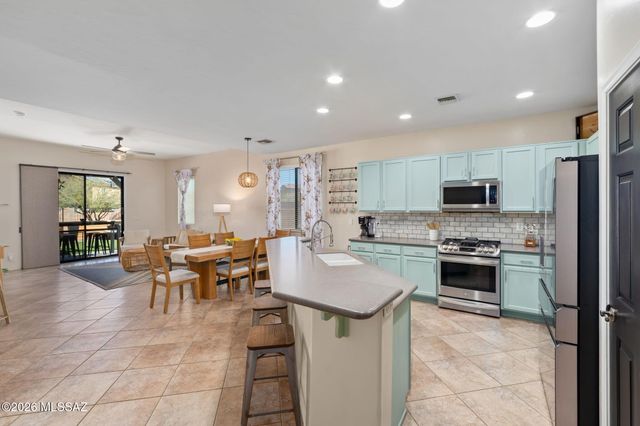 217 E Forrest Feezor Street, Vail, AZ 85641