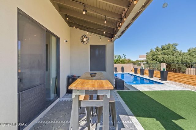 217 E Forrest Feezor Street, Vail, AZ 85641