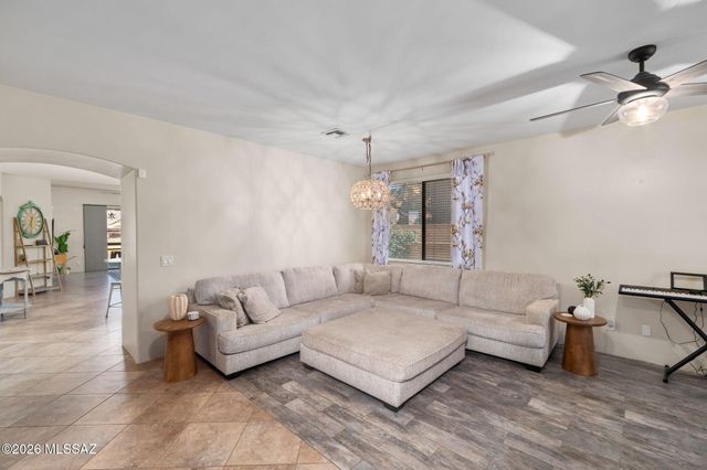 217 E Forrest Feezor Street, Vail, AZ 85641