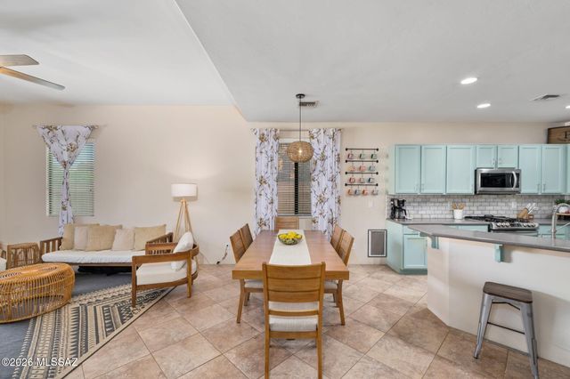 217 E Forrest Feezor Street, Vail, AZ 85641