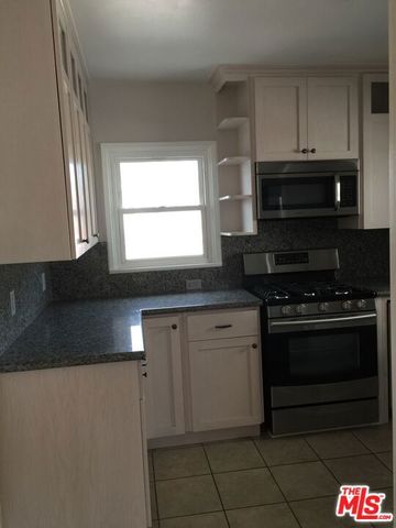 4425 VICTORIA PARK Place, Los Angeles, CA 90019