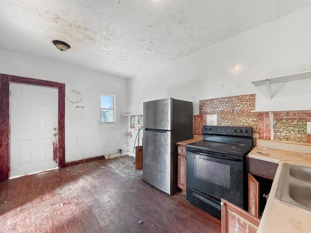 57 S Eureka Avenue, Columbus, OH 43204