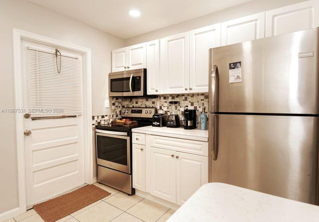 20 SE 12th St, Dania Beach, FL 33004