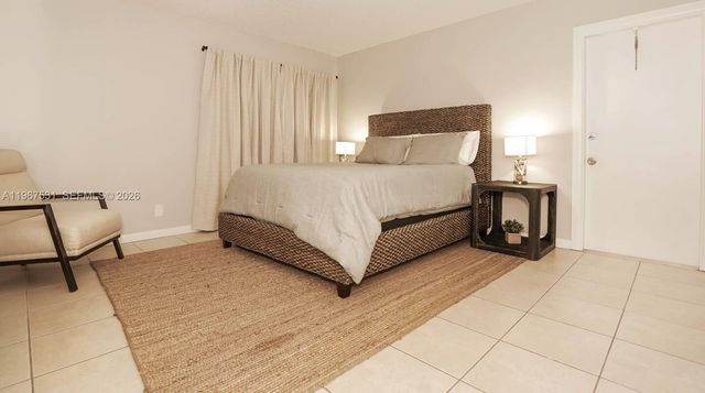 20 SE 12th St, Dania Beach, FL 33004