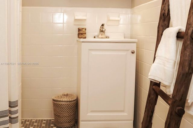 20 SE 12th St, Dania Beach, FL 33004