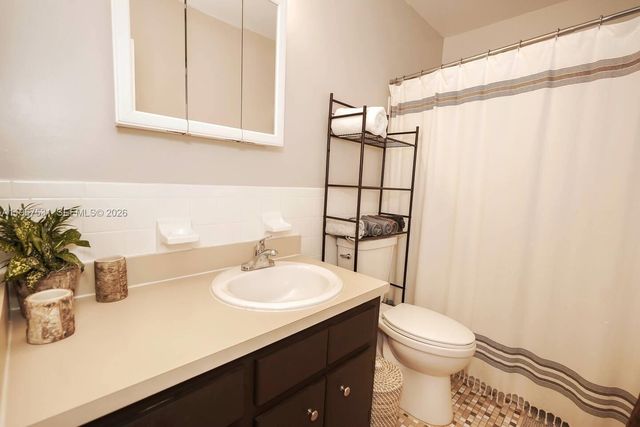 20 SE 12th St, Dania Beach, FL 33004