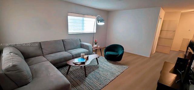 20 SE 12th St, Dania Beach, FL 33004