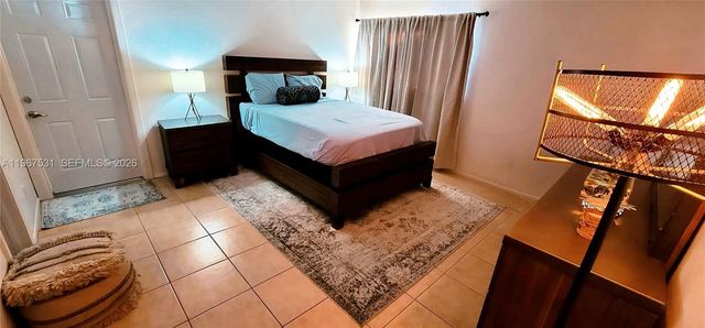 20 SE 12th St, Dania Beach, FL 33004