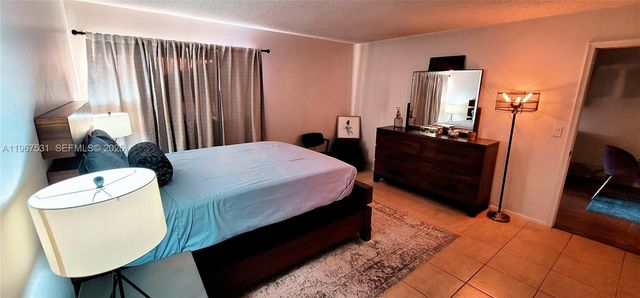 20 SE 12th St, Dania Beach, FL 33004