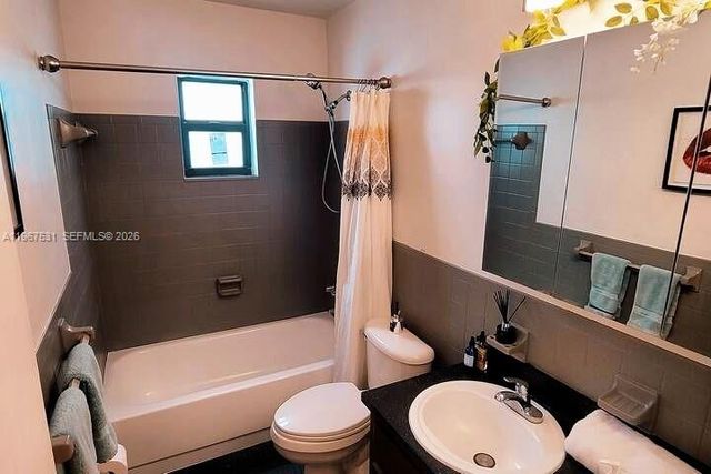 20 SE 12th St, Dania Beach, FL 33004