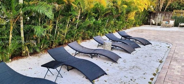 20 SE 12th St, Dania Beach, FL 33004