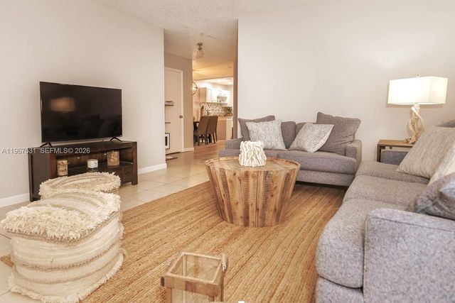 20 SE 12th St, Dania Beach, FL 33004