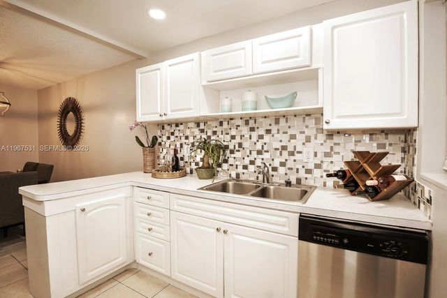 20 SE 12th St, Dania Beach, FL 33004