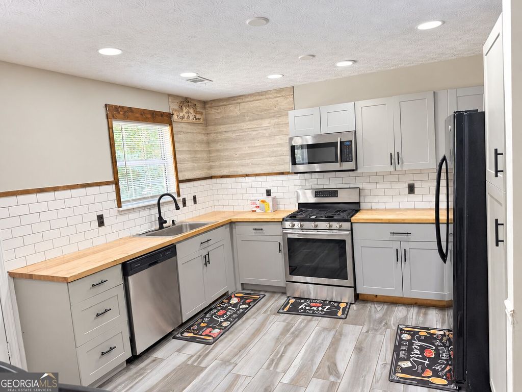 440 E Country Woods Drive, Covington, GA 30016 — photo 2