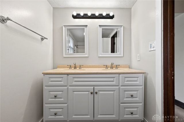 1577 W 2nd Street, Xenia, OH 45385