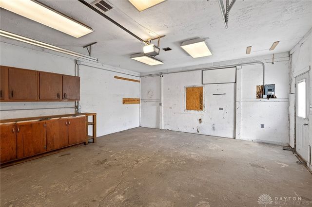 1577 W 2nd Street, Xenia, OH 45385