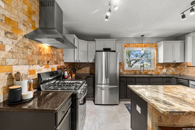 114 Blakeley Dr, San Antonio, TX 78209