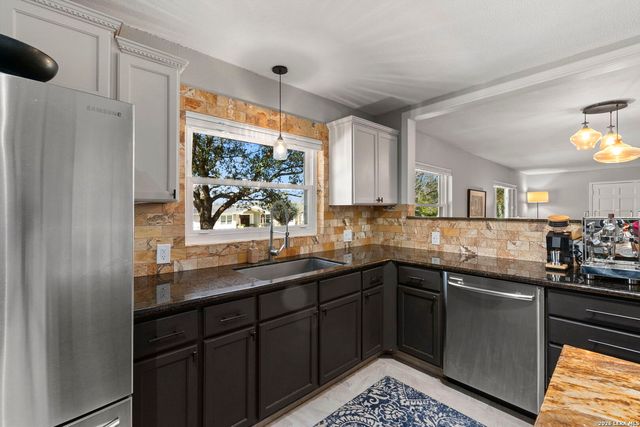 114 Blakeley Dr, San Antonio, TX 78209