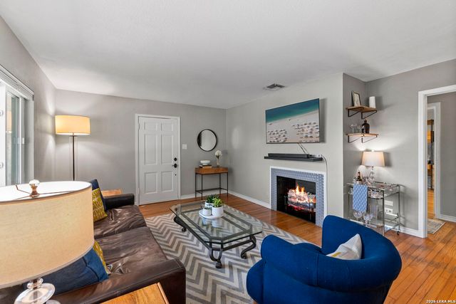 114 Blakeley Dr, San Antonio, TX 78209