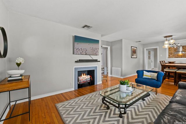 114 Blakeley Dr, San Antonio, TX 78209