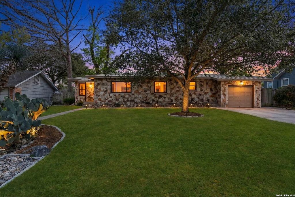 114 Blakeley Dr, San Antonio, TX 78209