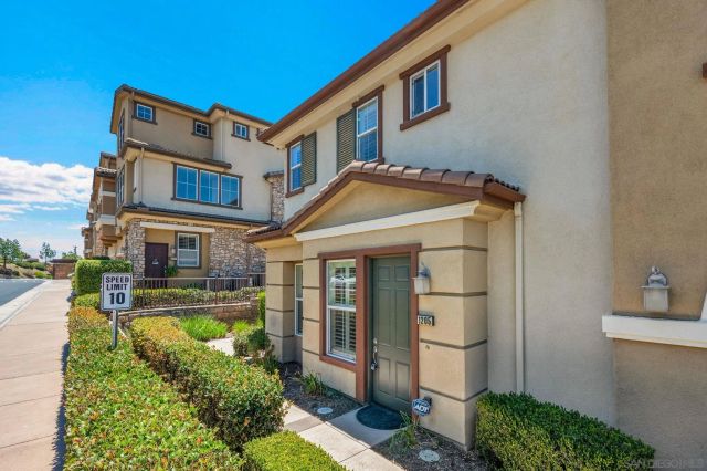 1205 Calabria St., Santee, CA 92071