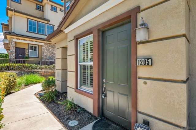 1205 Calabria St., Santee, CA 92071