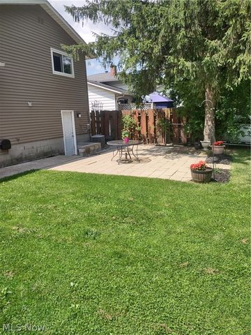 1214 Bryce Avenue, Aurora, OH 44202
