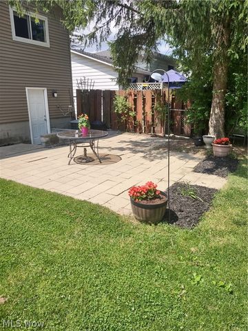 1214 Bryce Avenue, Aurora, OH 44202