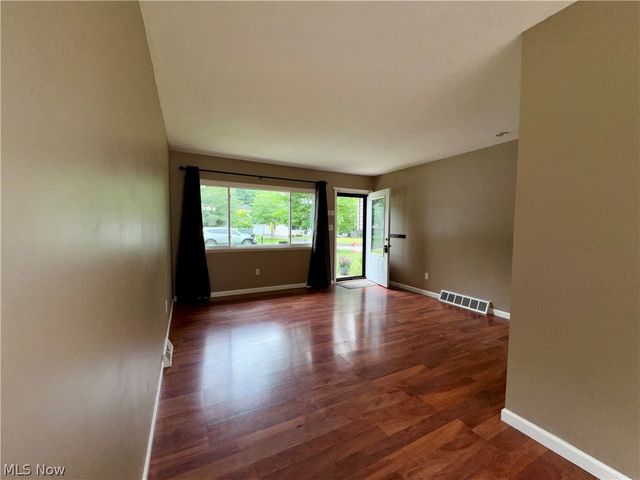 1214 Bryce Avenue, Aurora, OH 44202